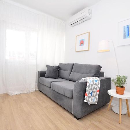 Room & Studio In The Centre Split Exterior photo